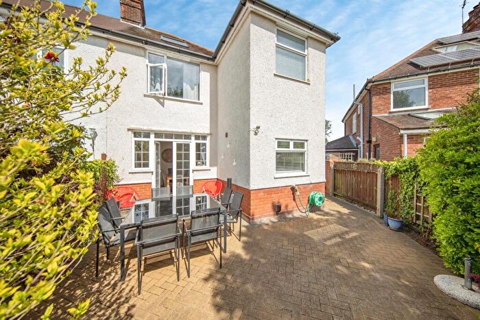 3 Bedroom Semi-Detached House For Sale In Glenavon Road, Ipswich, IP4