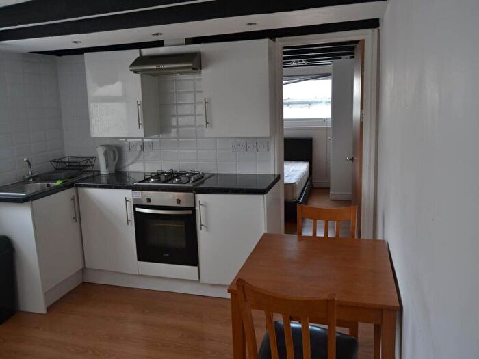 1 Bedroom Flat To Rent In Richmond Road, Roath, Cardiff, CF24