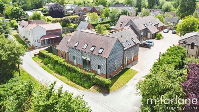 4 Bedroom Detached House For Sale In Lower Village, Blunsdon, SN26