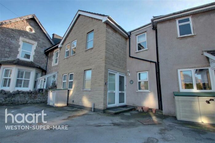 2 Bedroom Flat To Rent In Walliscote Road, BS23