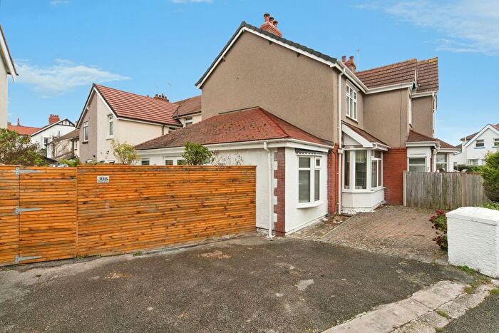 3 Bedroom Flat For Sale In Penrhyn Avenue, Rhos On Sea, Conwy, LL28
