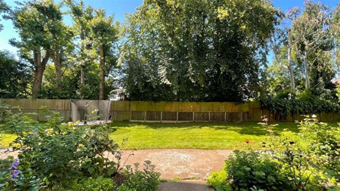 1 Bedroom Apartment To Rent In Dunrobin Court, Finchley Road, NW3