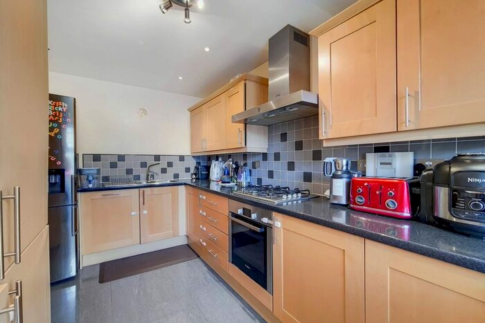 4 Bedroom Terraced House To Rent In Clay Lane, Harrow, HA3