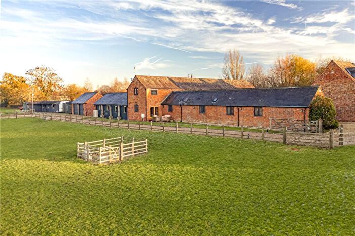 5 Bedroom Barn Conversion For Sale In Buttercup Barn, North Kilworth, LE17