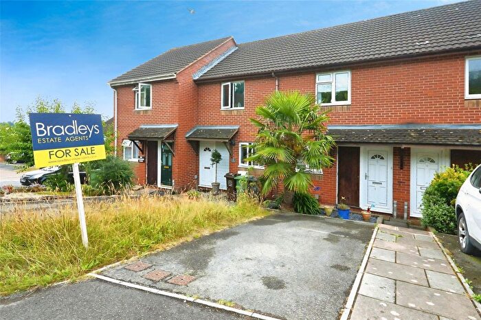 2 Bedroom Terraced House For Sale In Primrose Lawn, Exeter, Devon, EX4
