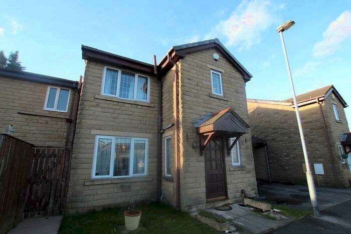 3 Bedroom Semi-Detached House To Rent In Park View, Littleborough, OL15