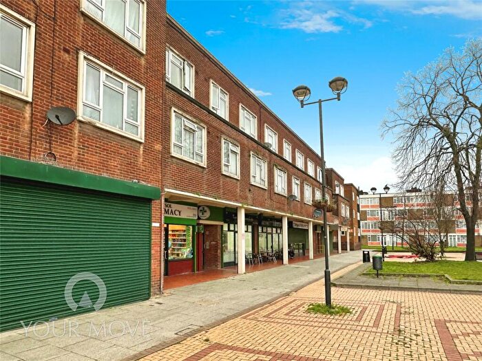 3 Bedroom Flat For Sale In Temple Hill Square, Dartford, Kent, DA1
