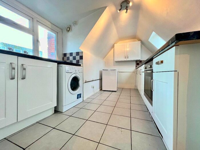 1 Bedroom Flat To Rent In Widmore Road, Bromley, BR1