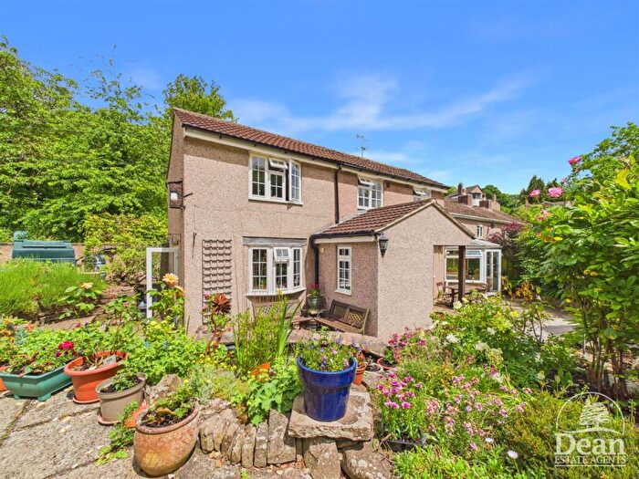 3 Bedroom Cottage For Sale In New Road, Blakeney, GL15
