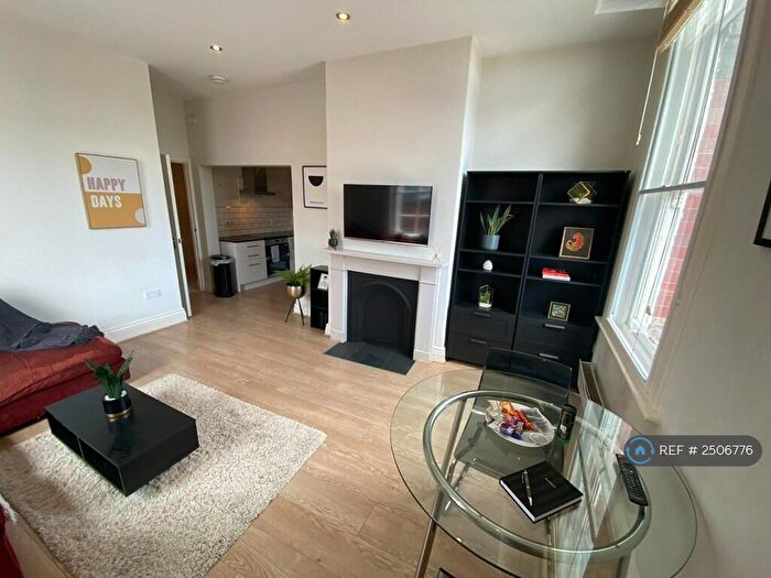 1 Bedroom Flat To Rent In Belgrave Court, Leeds, LS1