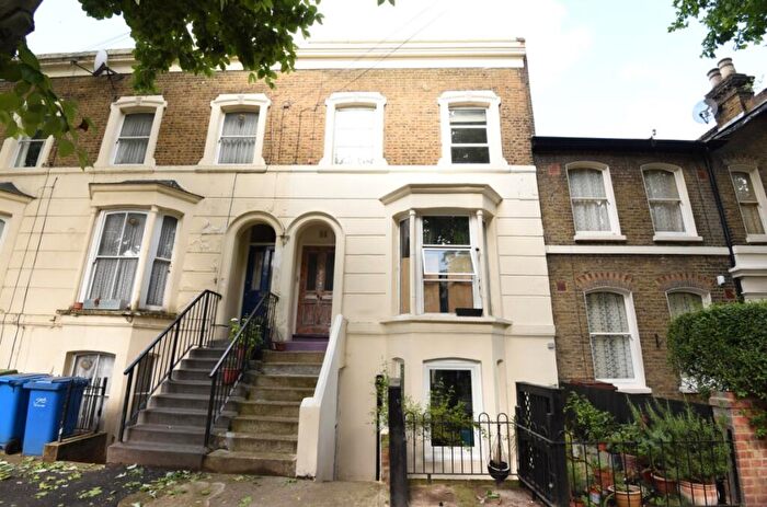1 Bedroom Flat To Rent In Kings Grove, Peckham, London, SE15
