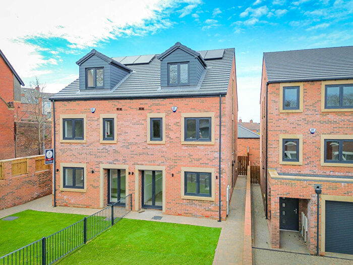 4 Bedroom Town House To Rent In School Street, Whickham, Newcastle Upon Tyne, NE16