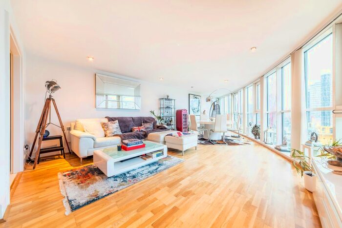 3 Bedroom Flat To Rent In Bridge House, St. George Wharf, Nine Elms, London, SW8
