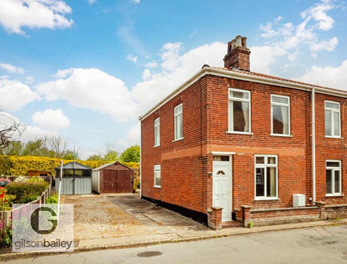 2 Bedroom End Of Terrace House For Sale In Damgate Lane, Acle, NR13