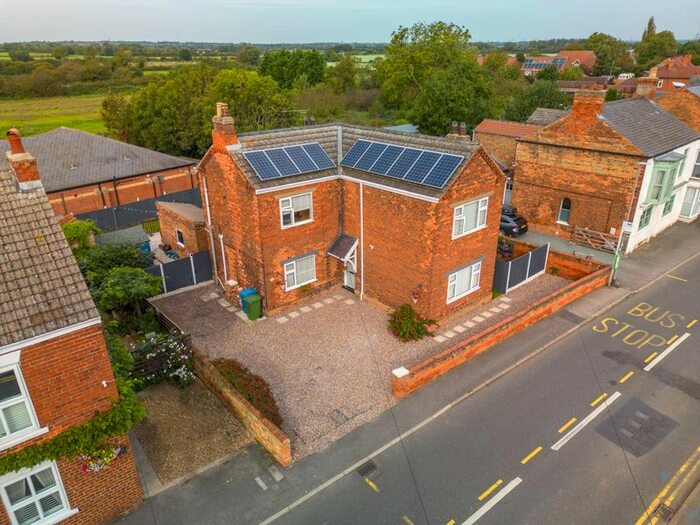 4 Bedroom Detached House For Sale In Station Street, Misterton, Doncaster, DN10