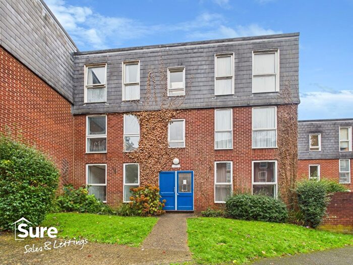 2 Bedroom Flat To Rent In Bohemia, Hemel Hempstead, Hertfordshire, HP2