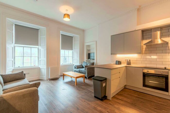 4 Bedroom Flat To Rent In South College Street Edinburgh United Kingdom, EH8