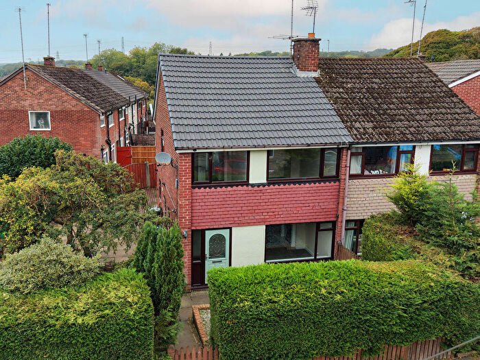 3 Bedroom Semi-Detached House For Sale In Shepherd Street, Rochdale, OL11