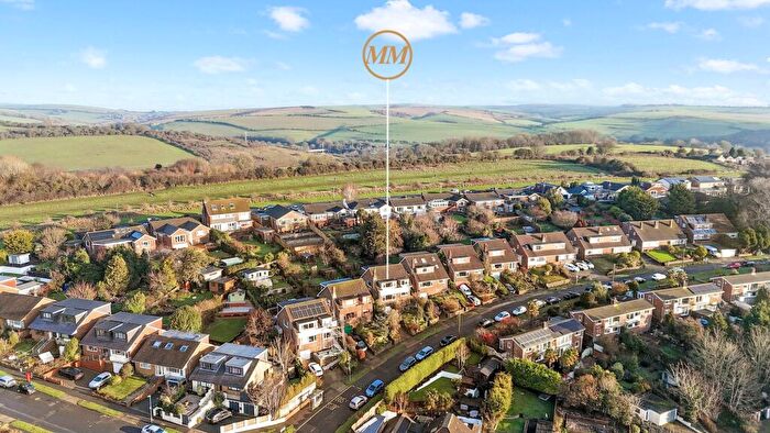 4 Bedroom Detached House For Sale In Bramble Rise, Brighton, BN1