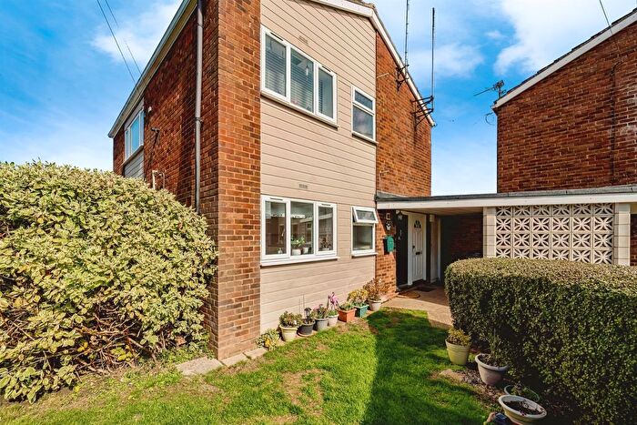 1 Bedroom Maisonette For Sale In Ruskin Way, Aylesbury, HP20