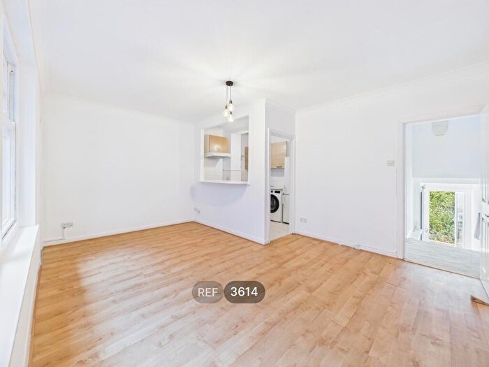 1 Bedroom Flat To Rent In Millers Road, Brighton, BN1