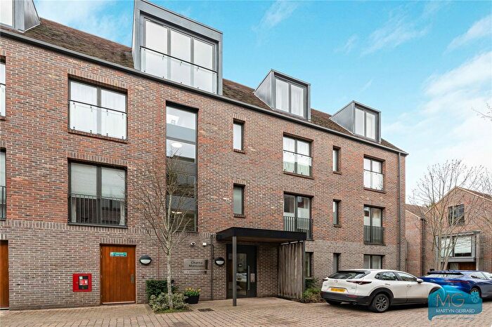 2 Bedroom Flat For Sale In Olmstead Close, London, N10