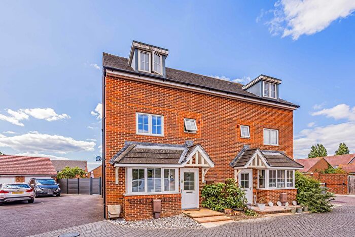 4 Bedroom Town House For Sale In Daffodil Way, Denvilles, PO9