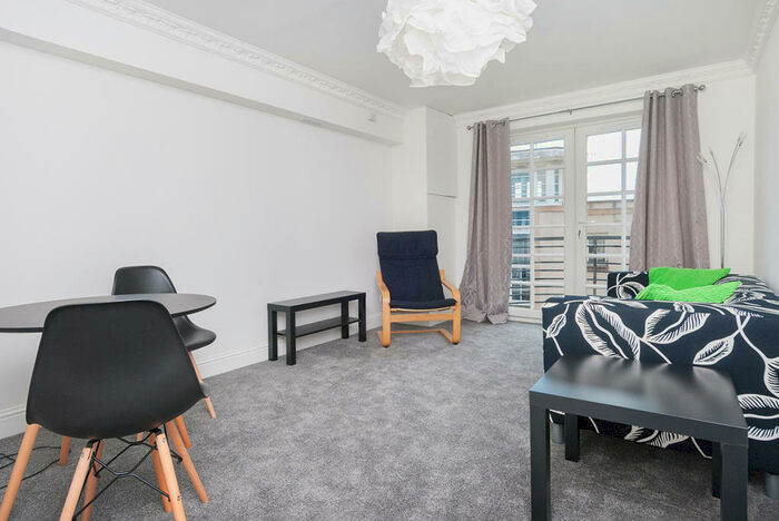 2 Bedroom Flat To Rent In Blackwood Crescent Edinburgh United Kingdom, EH9