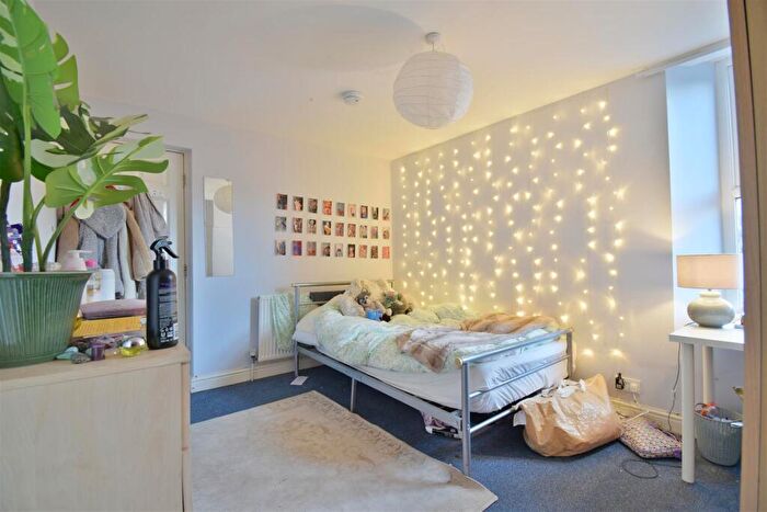 5 Bedroom Semi Detached House To Rent In Western Bank, Sheffield, S10