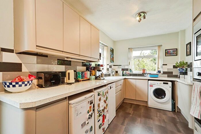 2 Bedroom Semi-Detached House For Sale In Woodnook Drive, Leeds, LS16