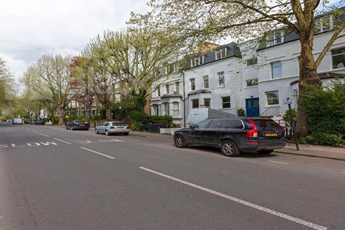 3 Bedroom Flat To Rent In Hillmarton Road, Caledonian Road, N7