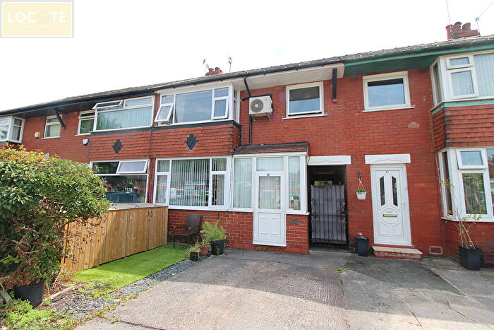 3 Bedroom Semi-Detached House For Sale In Amersham Close, Urmston, Manchester, M41