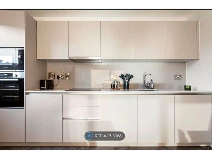 1 Bedroom Flat To Rent In Palladium Court, London, SW2