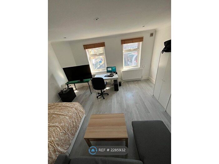 1 Bedroom Flat To Rent In Hoe Street, London, E17
