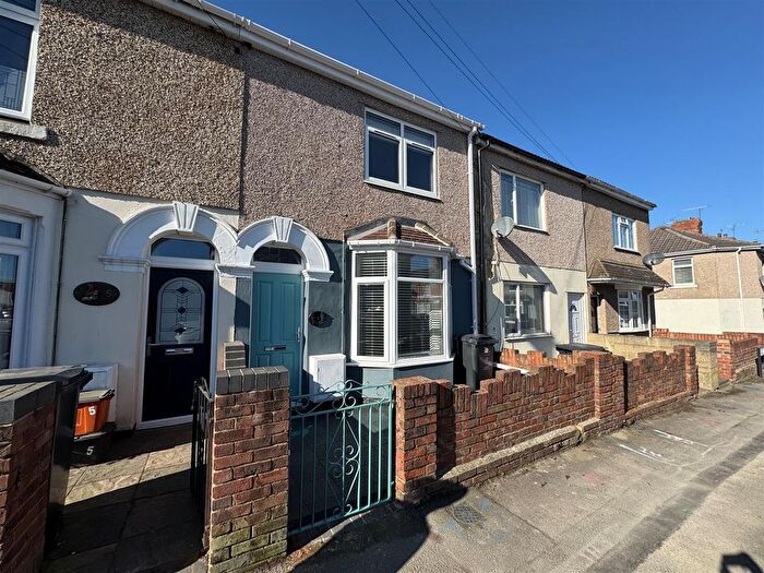3 Bedroom Terraced House To Rent In Groves Street, Swindon, SN2