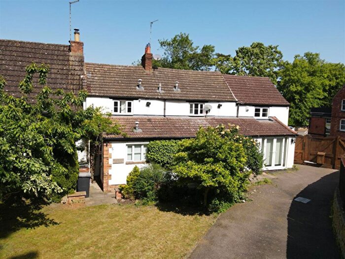 4 Bedroom Cottage For Sale In Bell End, Wollaston, Wellingborough, NN29