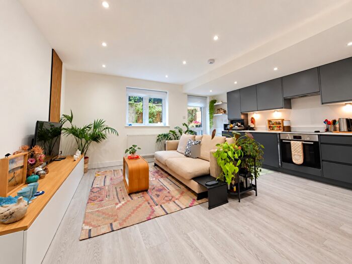 1 Bedroom Apartment To Rent In Allen Road, London, N16