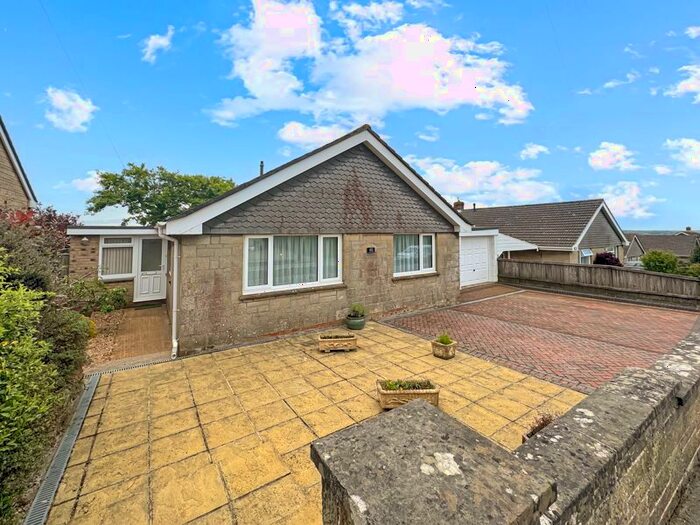 3 Bedroom Bungalow For Sale In Long Lane, Newport, PO30