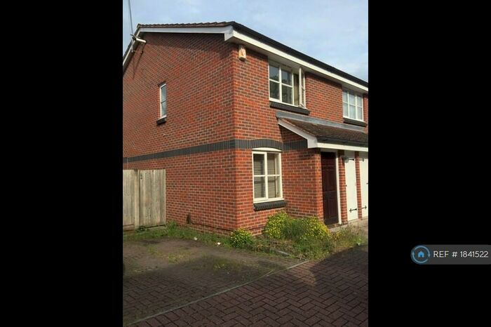 2 Bedroom Semi-Detached House To Rent In Thomas Dinwiddy Road, Lee, SE12