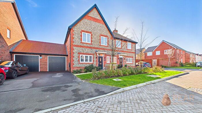 4 Bedroom Semi-Detached House For Sale In Gatekeepers Drive, Lancing, BN15