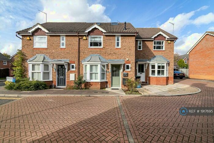 4 Bedroom Terraced House To Rent In Howard Close, Loughton, IG10