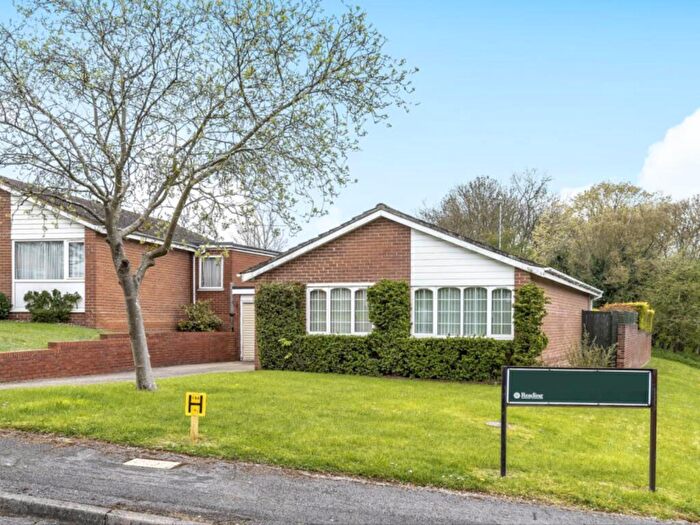 2 Bedroom Detached Bungalow For Sale In Littlestead Close, Caversham, RG4