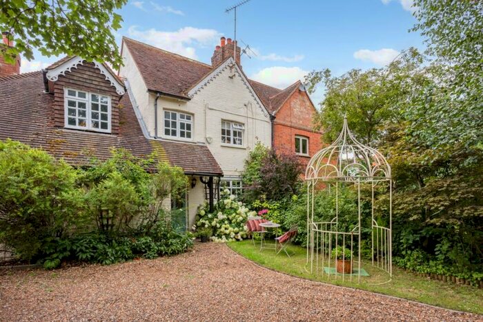 4 Bedroom Semi-Detached House To Rent In Old Lane, Cobham, KT11