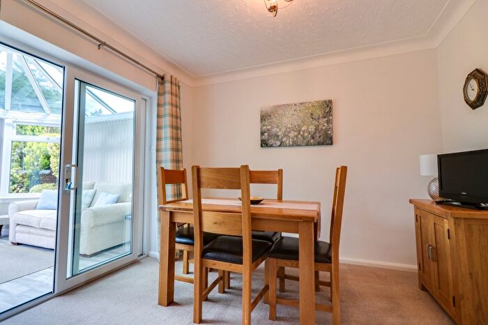 4 Bedroom Detached House For Sale In Green Lane, Cookridge, Leeds, West Yorkshire, LS16