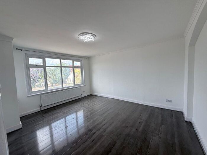 5 Bedroom Semi-Detached House To Rent In Kingsway, Wembley, Middlesex, HA9