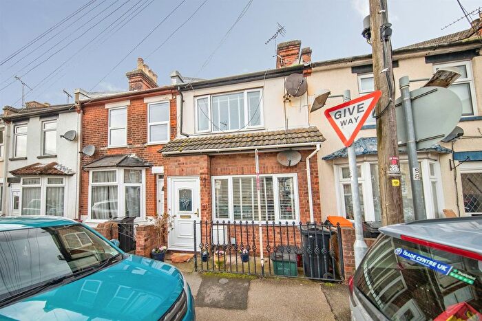 3 Bedroom Terraced House For Sale In Grafton Road, Harwich, CO12