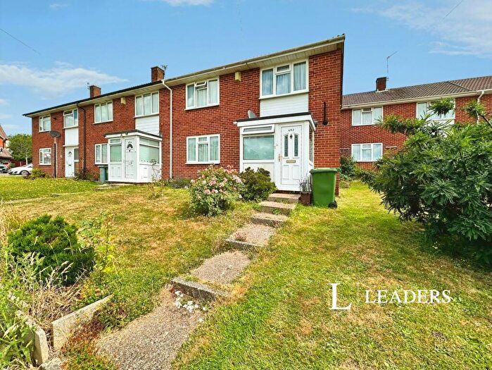 2 Bedroom Terraced House For Sale In Hinkler Road, Southampton, Hampshire, SO19