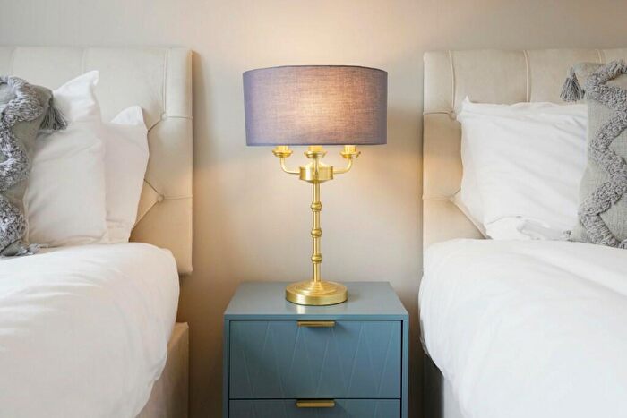 5 Bedroom House To Rent In Garner Close, Northampton, Northamptonshire, NN5