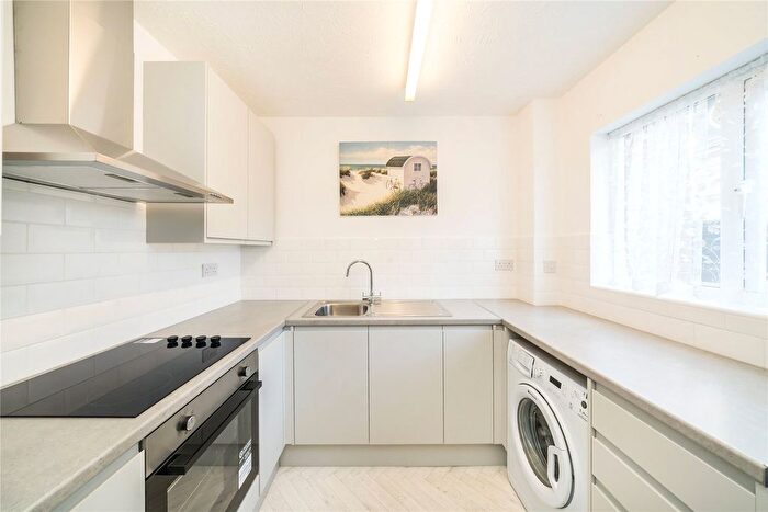 2 Bedroom Flat To Rent In St. Benedicts Close, London, SW17