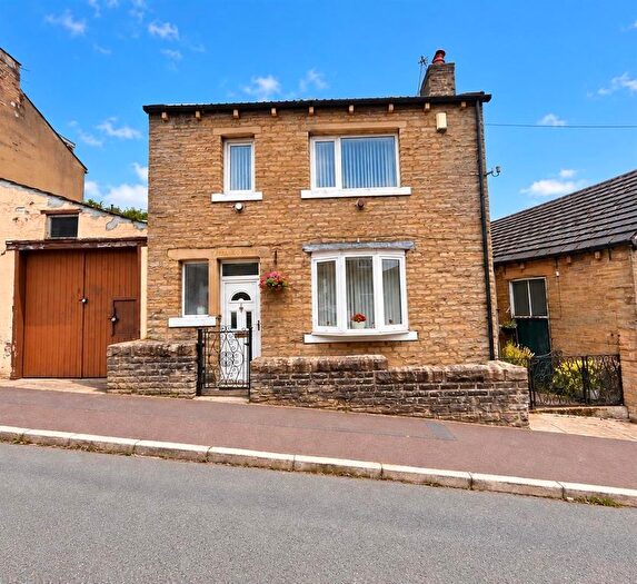 3 Bedroom Link Detached House For Sale In East Parade, Sowerby Bridge, HX6